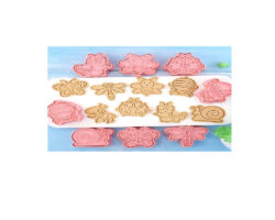 CORTADOR MARCADOR PLASTICO INSECTOS CATARINA 8PZ 6CM