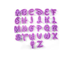 JGO DE CORTADORES PLTSTICO LETRAS  5 CM